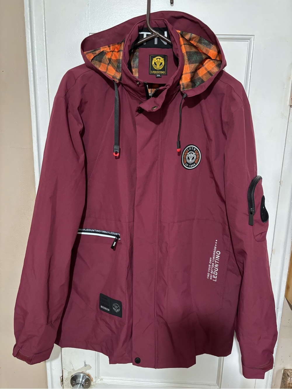 LEDUNTINO Maroon Hooded Jacket Men’s.